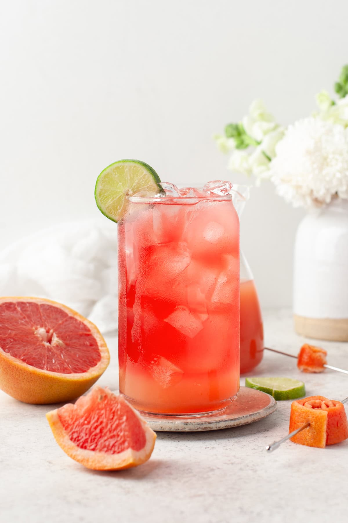 Sea Breeze Cocktail: Why This Vodka & Grapefruit Blend Endures